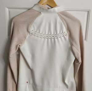 Lululemon Size 4 Zip up with pockets